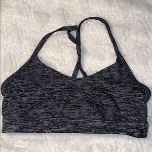 OLD NAVY SPORTS BRA SIZE SMALL
